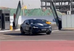 小米YU7 SUV实车再曝光：采用括号状转向灯