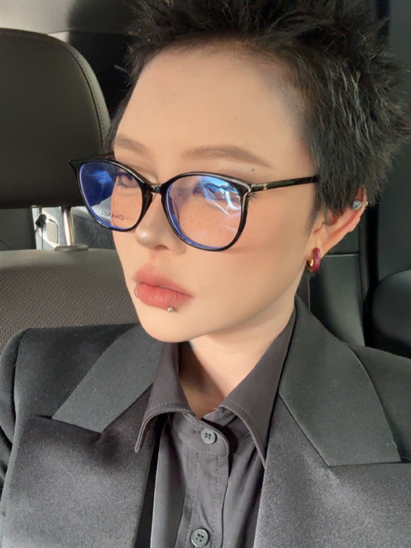 女网红顾茜茜多平台被禁言！曾自曝躺床上什么也没干一天收入30万 骂声越大赚得越多