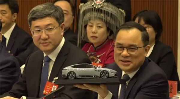 长安董事长朱华荣：阿维塔是长安、华为、宁德的谐音 不是外国品牌