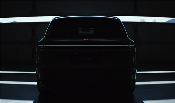 理想首款纯电SUV i8动态视频曝光：进沙漠耍一耍