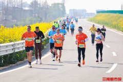 3500 人跑进南县罗文花海，拥抱诗意春天